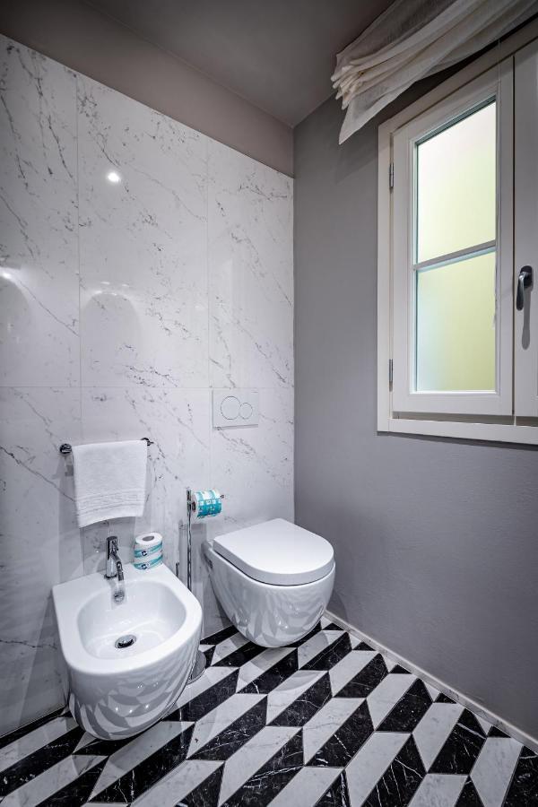 Hs4U Ricasoli Luxury Apartment Near Duomo N. 3 Florenz Exterior foto